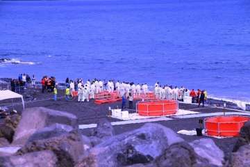 Simulacro de vertido de hidrocarburos en la playa de Jinámar-Telde (Foto TA y Antonio Alí)